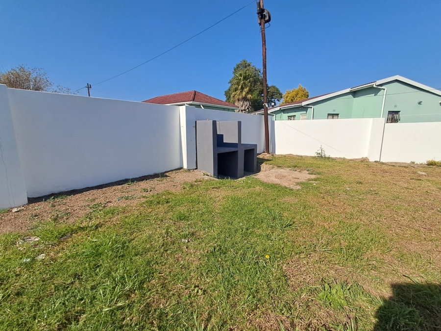 To Let 1 Bedroom Property for Rent in Northcrest Eastern Cape